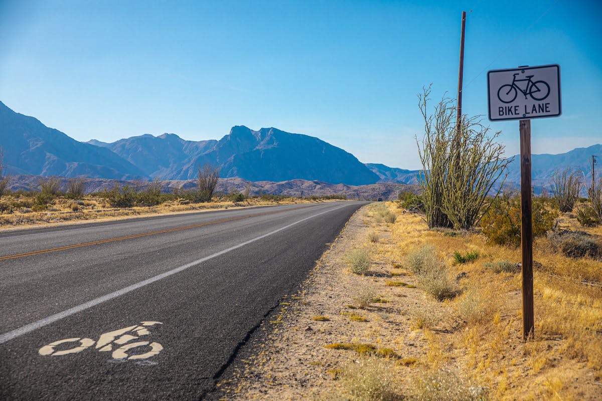 Straßenverkehrszeichen